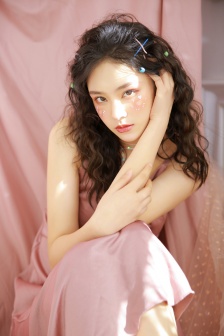 《艳妇荡乳》在线观看